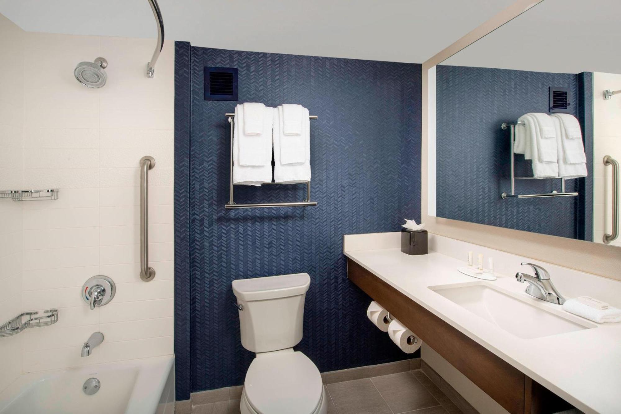Fairfield Inn & Suites By Marriott Alexandria West/Mark Center Buitenkant foto