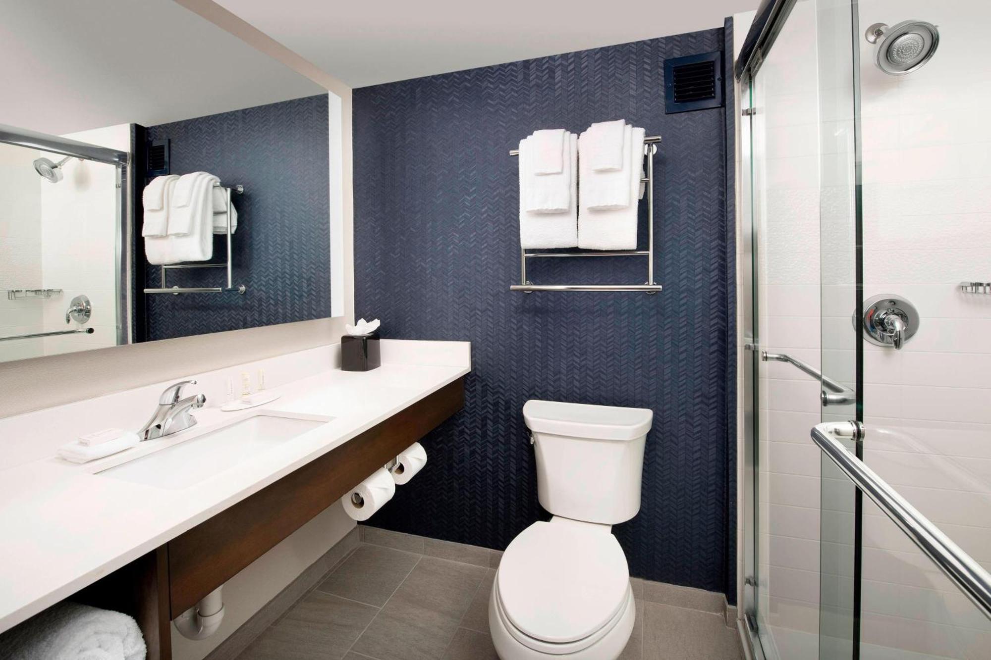 Fairfield Inn & Suites By Marriott Alexandria West/Mark Center Buitenkant foto