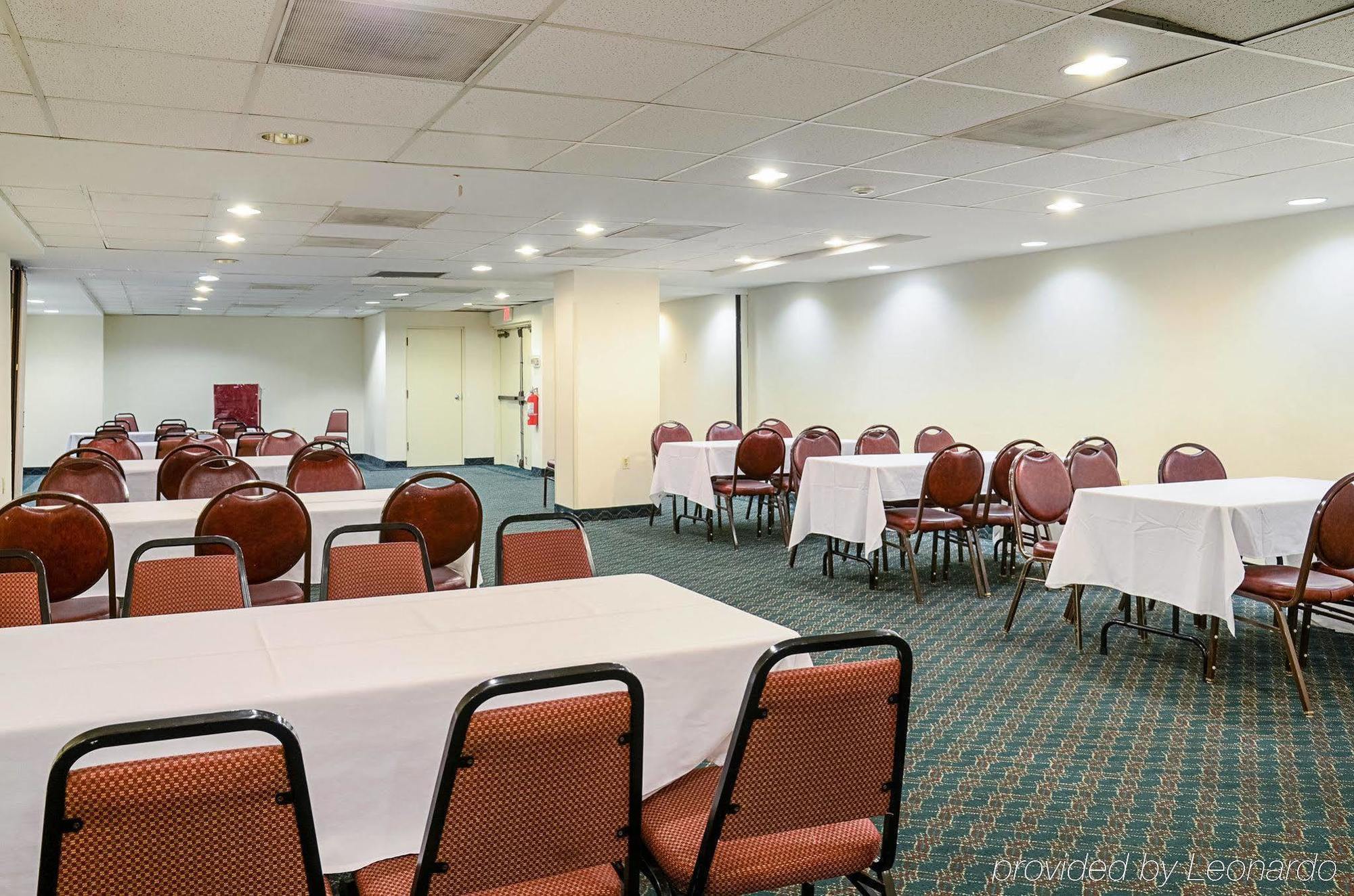 Fairfield Inn & Suites By Marriott Alexandria West/Mark Center Buitenkant foto
